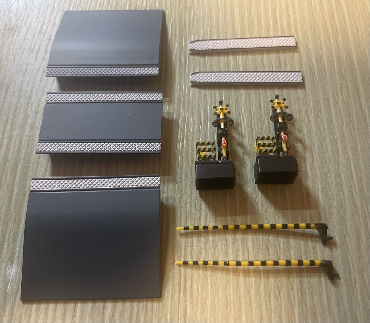 トミーテックジオコレベース踏切交互点滅 専用基盤付 警報音も鳴ります拍卖