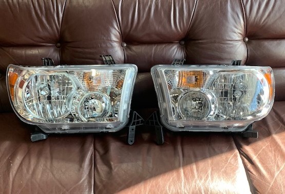 新品 業販OK 07-13 トヨタ タンドラ 08-16 トヨタ セコイア ヘッドライト 左右セット拍卖