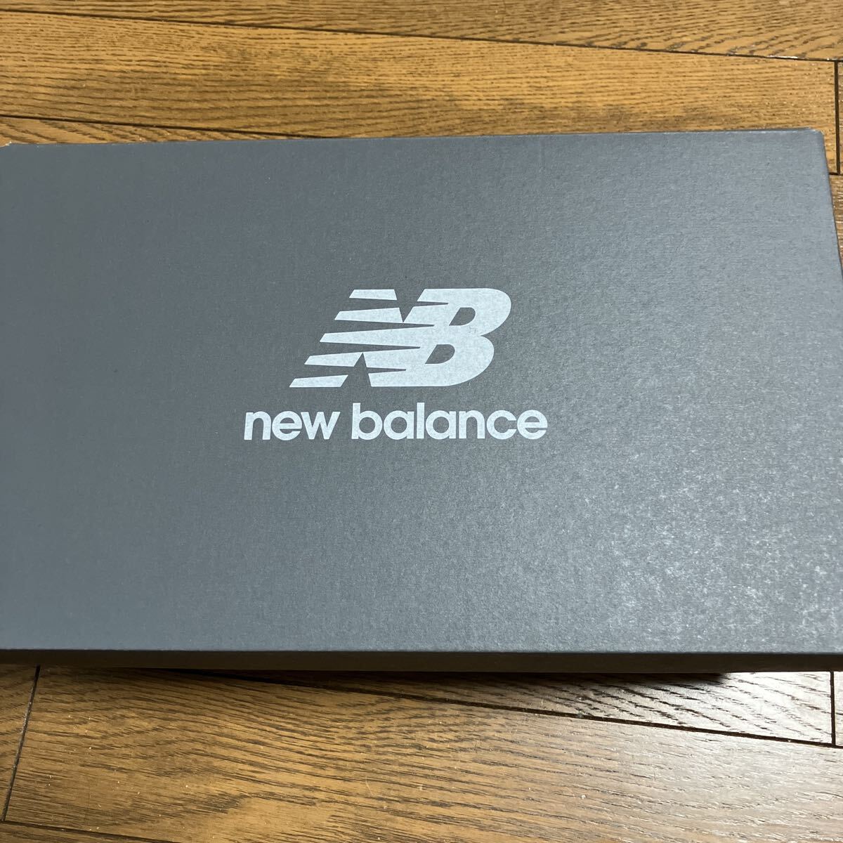 ニューバランス 空箱 新品同様美品 BKHY 空き箱拍卖