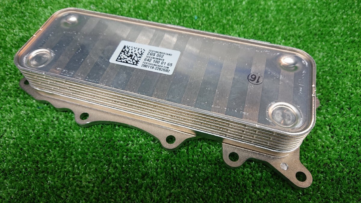 ★中古品★ベンツ W203 W204 W211 W212 W207 W639 オイルクーラー C230 C250 C280 C300 C320 C350 E280 E300 E320 E350 V350 6421800165拍卖