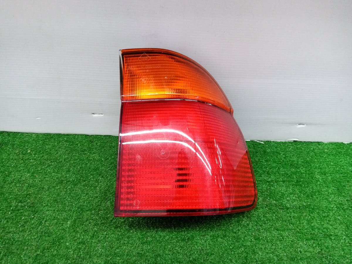 ★中古品★テールランプレンズ BMW 5シリーズ E39 ツーリング 純正 テールランプレンズ 右側 R 8 361 672【他商品と同梱歓迎】拍卖