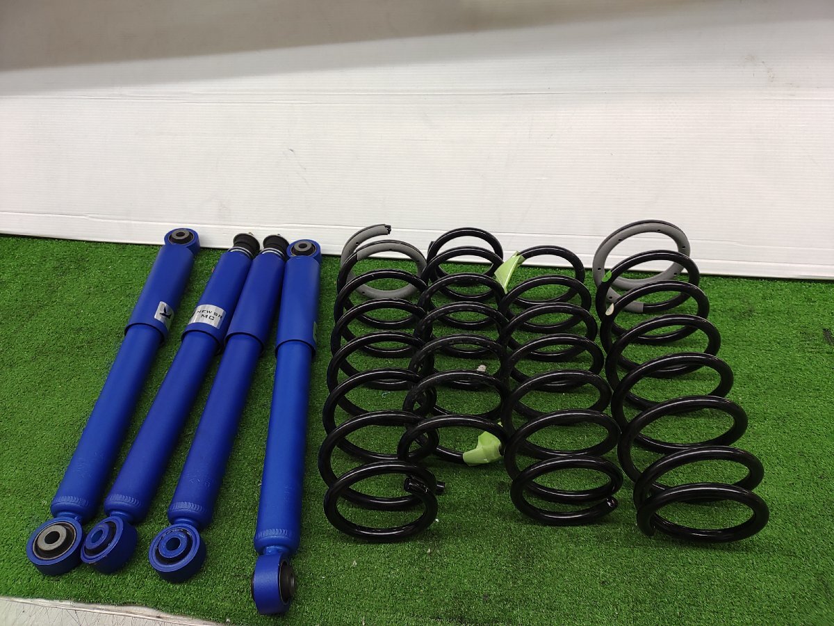 ★中古品★KYB NEW SR MC ショックアブソーバーセット スズキ ジムニーシエラ JB74W 品番:NSFC-1413/1415 1000km未満【他商品と同梱歓迎】拍卖