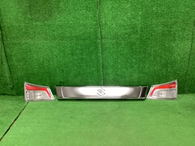 ソリオ DBA-MA26S Rフィニッシャーパネル G ZRZ 83940-81P00-OPG拍卖