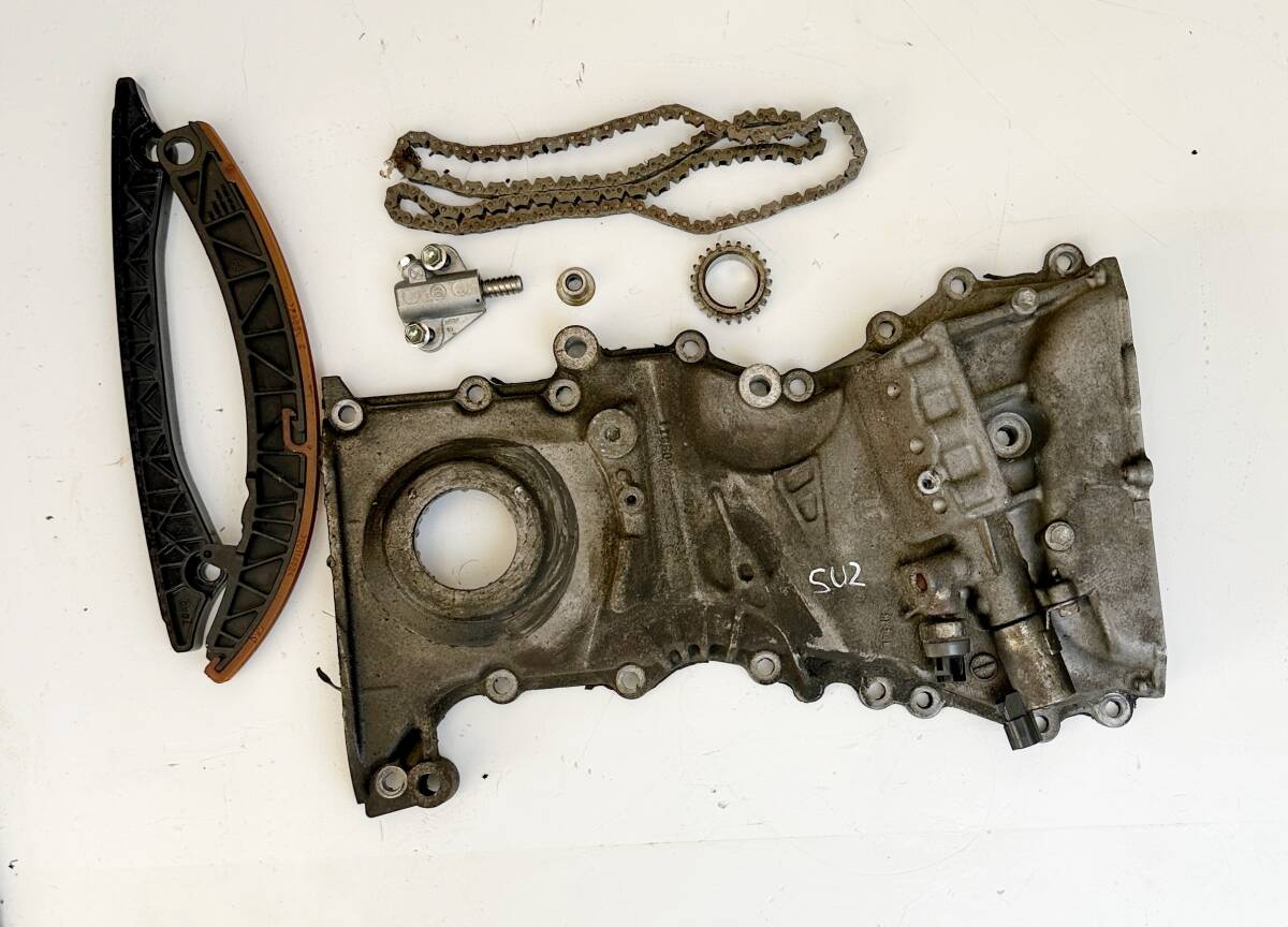 SU2 / ESCUDO / エスクード / TDA4W / J24B / 4WD / フロントケース タイミングチェーン カバー / Cover Assembly, Timing拍卖