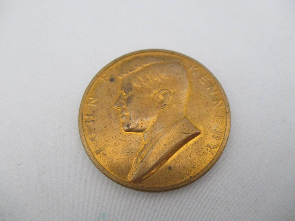 ジョンFケネディ ブロンズ メダル JOHN F. KENNEDY JANUARY 20 1961 アメリカ大統領 銅【8633】拍卖