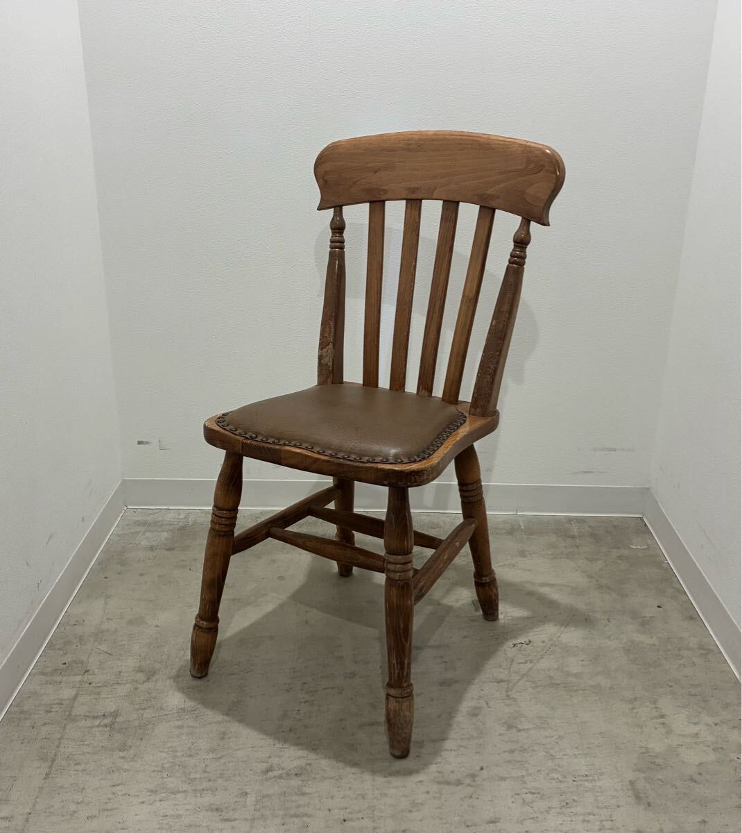 D東(1121s2) SELECTION NORM オランダ製 アンティーク 木製 革張り ダイニングチェア ウィンザーチェア 椅子 店舗什器 インテリア 家具 1脚拍卖