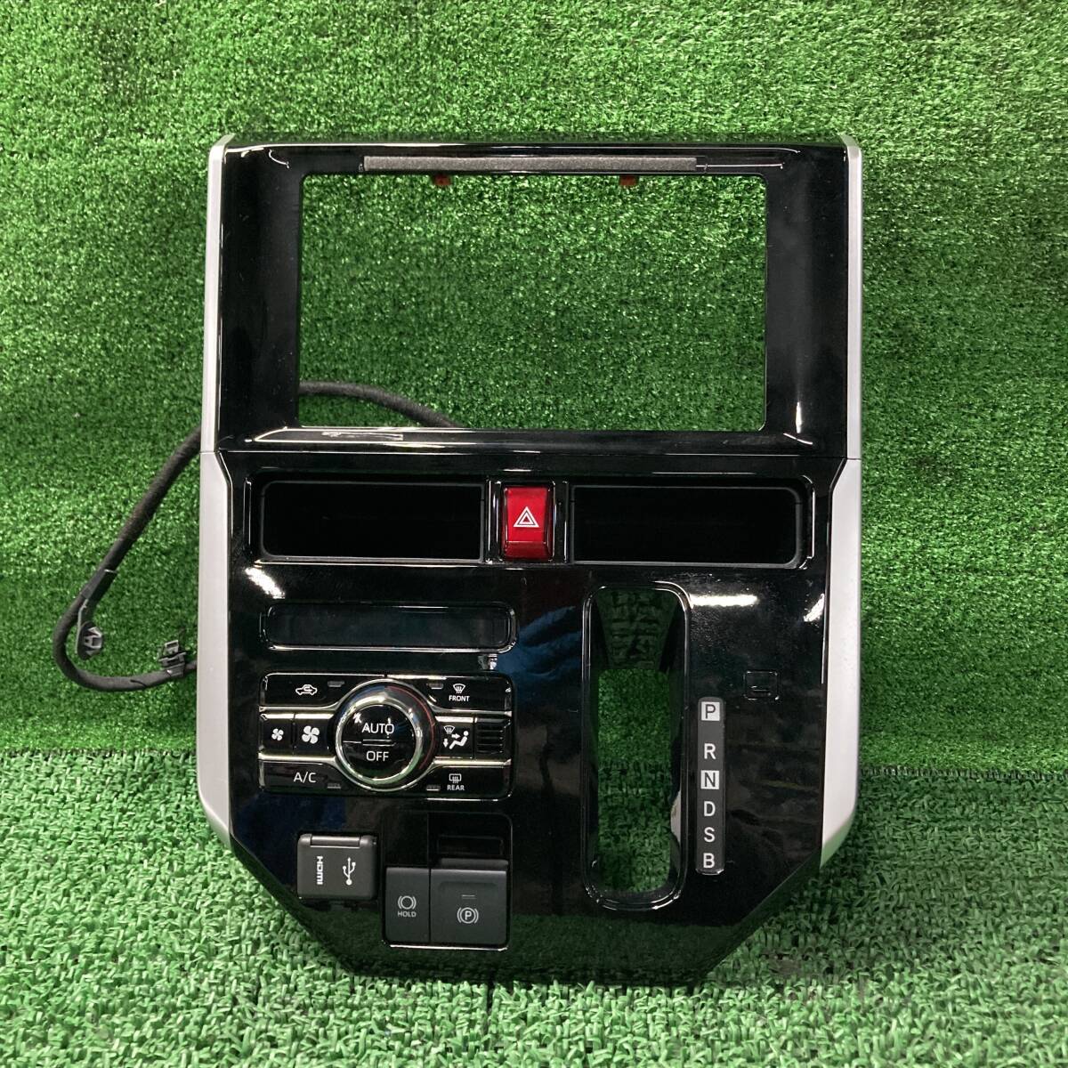 ★☆ルーミー G M900A オーディオ エアコン シフトパネル 9インチ用 水害車(A1611)☆★拍卖