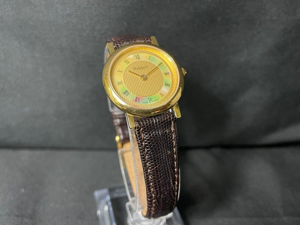 【6PW251】1円スタート Burberrys バーバリー 6000L 腕時計 稼動品 クオーツ QZ ゴールド文字盤 純正ベルト ブランドウォッチ 現状品拍卖