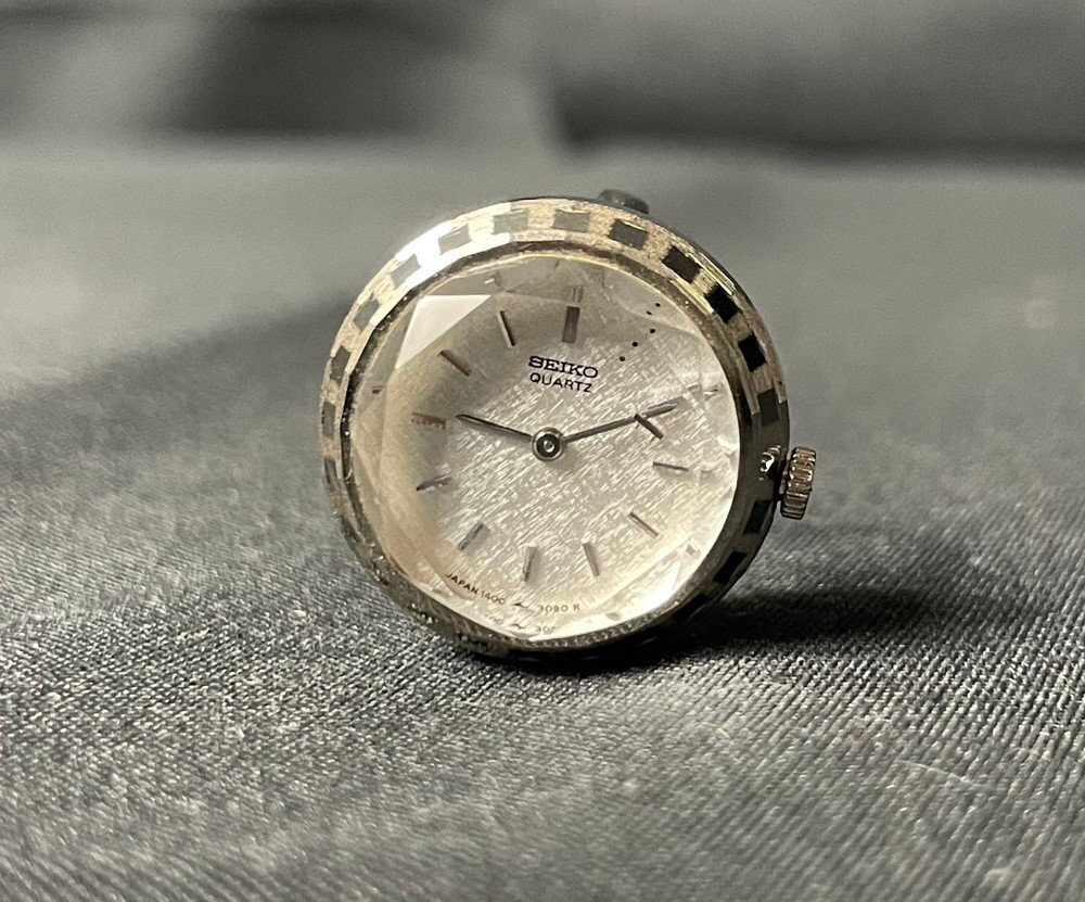 【6PW245】1円スタート SEIKO セイコー リングウォッチ 時計 1400-0620 稼動品 クオーツ QZ シルバーカラー カットガラス風ベゼル 現状品拍卖