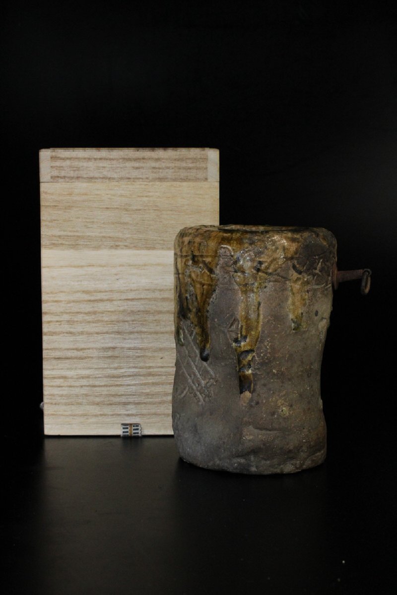 【江】時代 古伊賀 旅枕花入『夢園』銘 高さ14.5㎝ 木箱 古美術品(花器花瓶花生飾壺)X2015 CTDBuoio拍卖