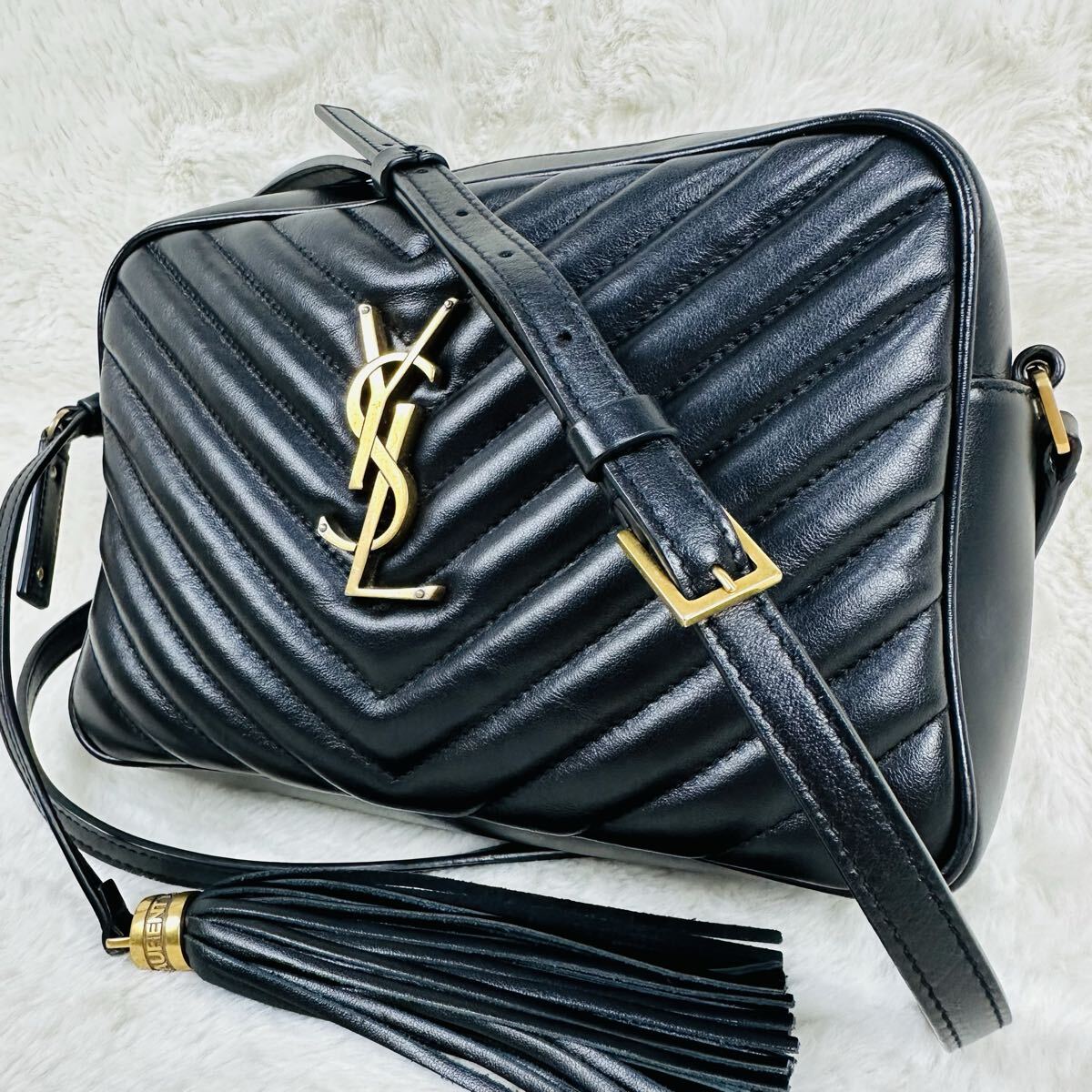 【美品】 サンローラン ショルダーバッグ カメラバッグ ブラック YSL 金ロゴ SAINT LAURENT キルティング フリンジ カメラバック拍卖