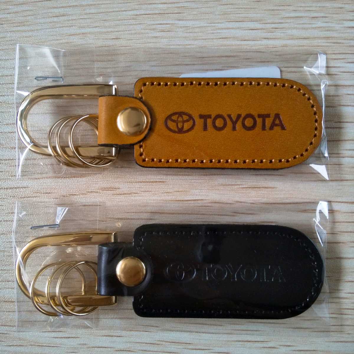 【送料無料】トヨタ博物館限定品 TOYOTA革キーホルダー2個セット拍卖