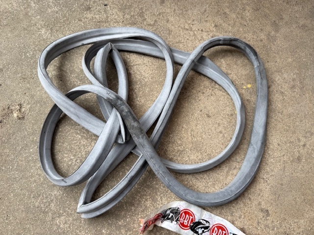 German ドアシールラバー ライト T-1 56-64 ビートルタイプ1 フォルクスワーゲン拍卖