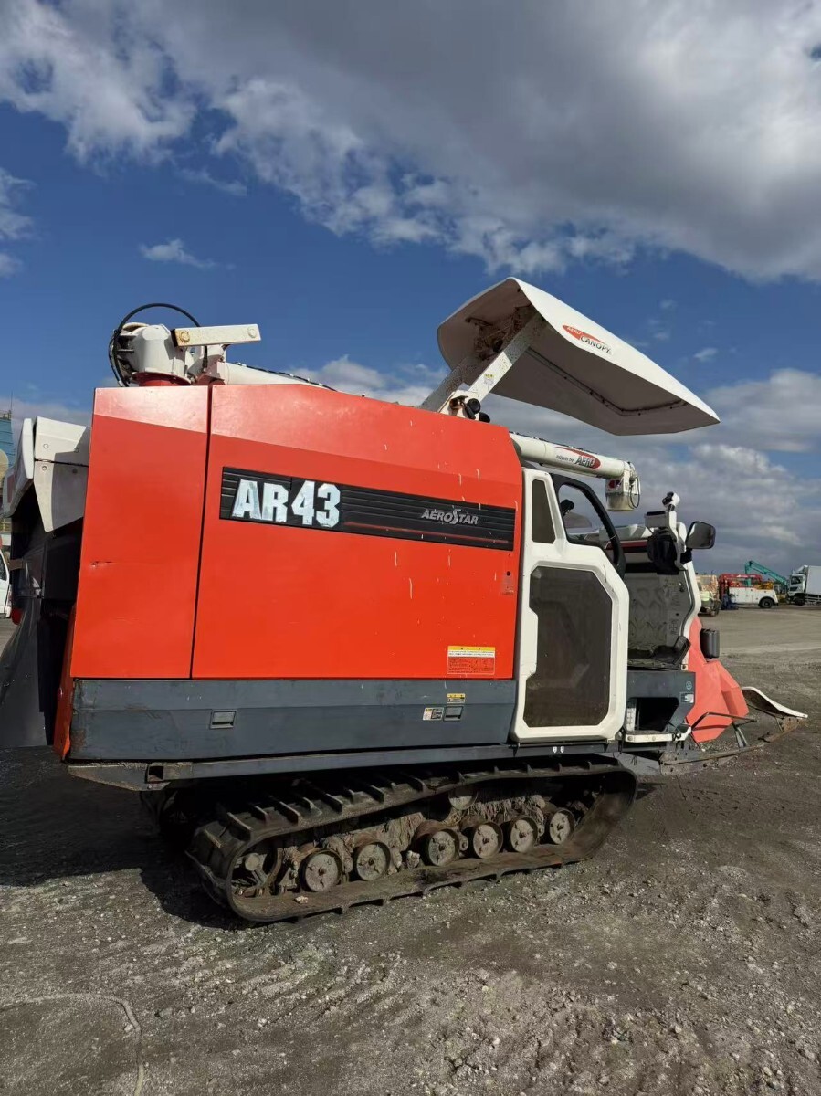 愛知発 クボタ コンバイン 4条刈り AR43拍卖