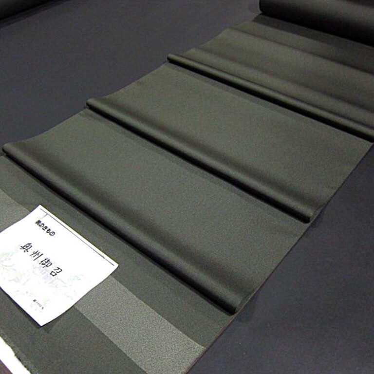 上質な逸品 新品未仕立 キングサイズ 正絹 米沢織 男物 無地高級米沢御召着尺 【奥州御召】拍卖