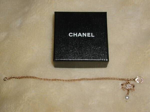 ☆送料無料☆CHANEL シャネル リボン&ラインストーン&パール マットゴールドブレスレット(USED)拍卖