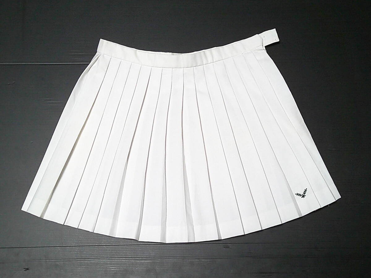 8035 良好★大きいサイズ KAWASAKI 濃緑色ロゴ刺繍 総プリーツ ホワイト スコート 拍卖