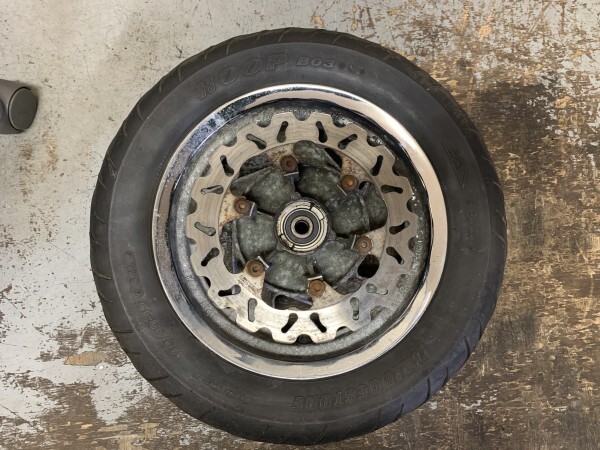 マジェスティ250 SG03J フロントホイール ★ メッキ劣化 溝劣化あり 拍卖