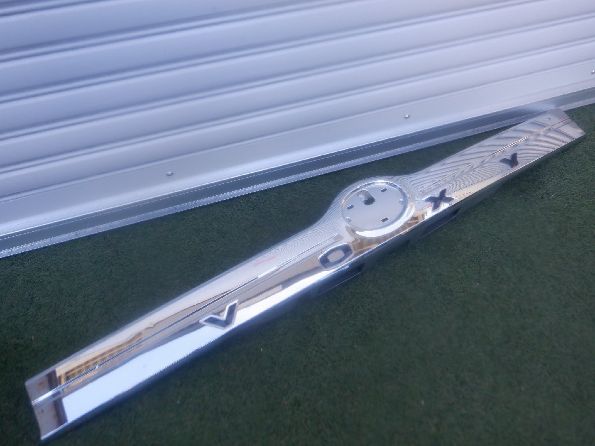 トヨタ純正 ZRR80 ZRR85 ZWR80 80 ヴォクシー VOXY 前期 メッキ リア ガーニッシュ パネル 76811-28290 m-25-11-26拍卖