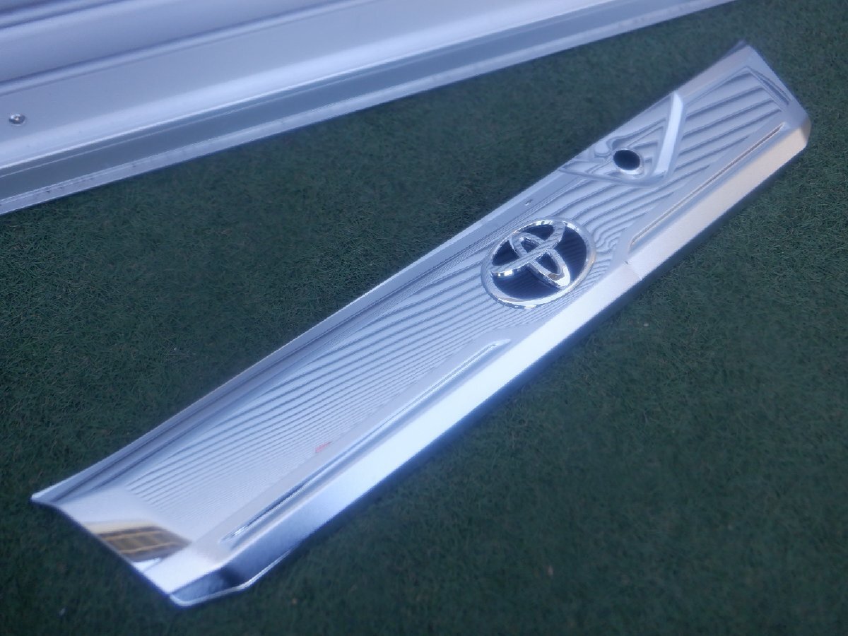 トヨタ純正 M900A M910A ルーミー タンク カスタム メッキ リアゲート バックドア ガーニッシュ パネル 76801-B1050 m-25-11-27拍卖