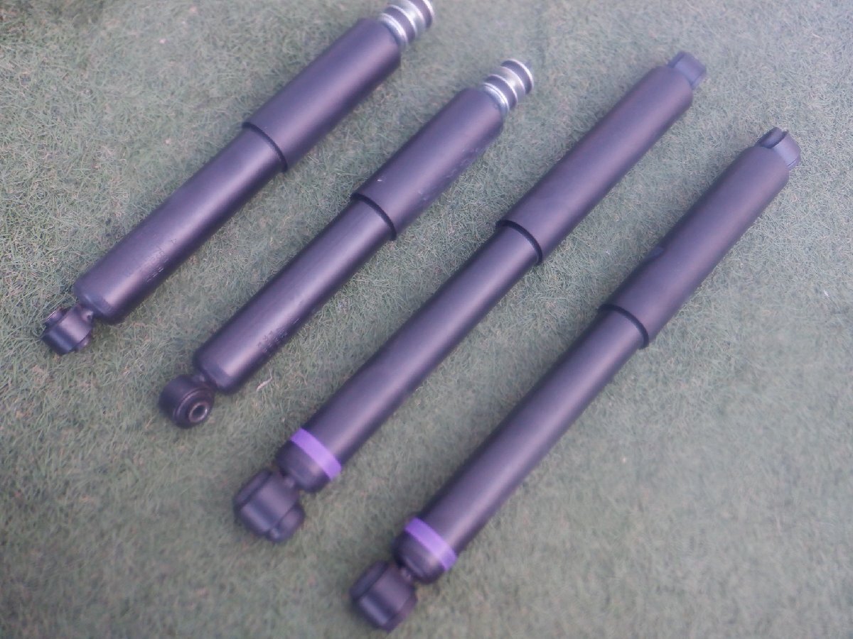 新車外し トヨタ純正 200 ハイエース 6型 2WD サスペンション ショック アブソーバー 4本 48531-26A10 48511-26750 m-25-11-121拍卖