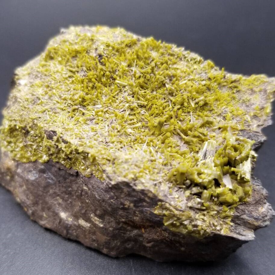 中国産 パイロモルファイト クリスタル 鉱物 原石 鉱石 標本 緑鉛鉱 37拍卖