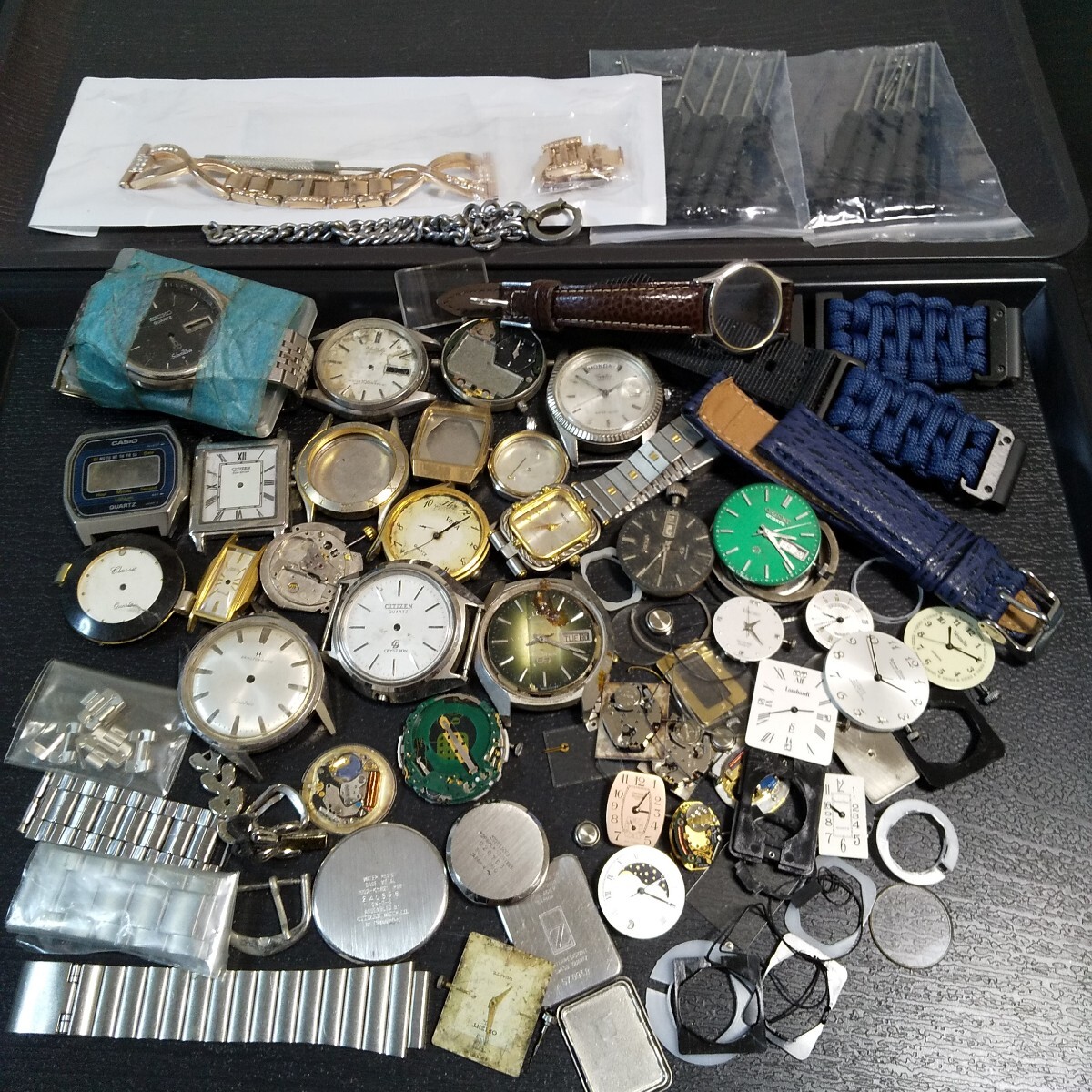 腕時計 ケース パーツ 部品 ベルト 工具などまとめて 総重量約0.75Kgジャンク 部品取り拍卖
