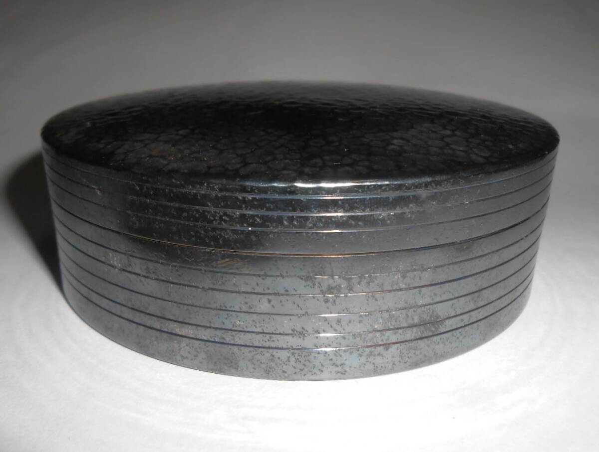 純銀 光則作 蓋物 重量約176g 胴径約10.0×高さ約3.6cm ボンボニエール ヤンポ ぼんぼん入れ 槌目拍卖