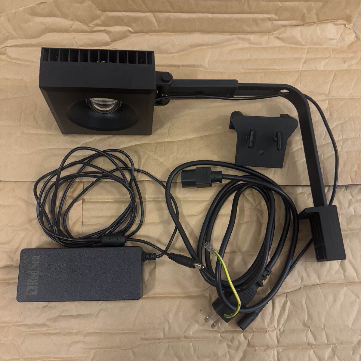 Red sea REEF LED 50 水槽 照明 ライト レッドシー リーフ LED 45cm水槽 サンゴ 海水魚 全国発送可能 50/60HZ マウントアーム付拍卖