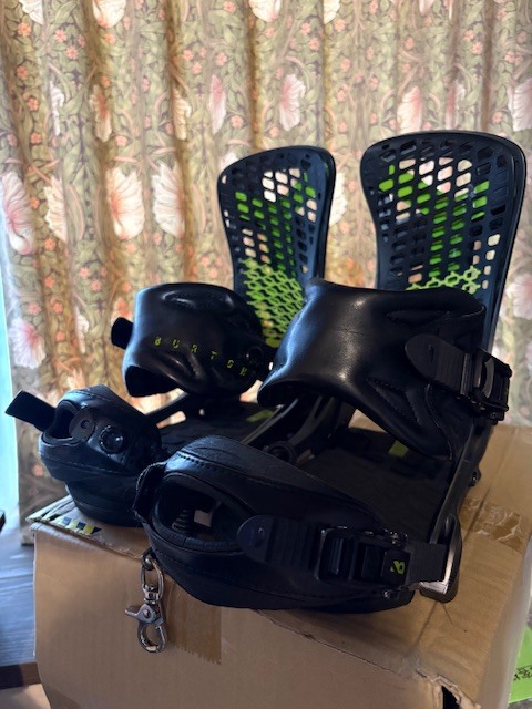 ジェネシス BURTON Mサイズ 2013拍卖