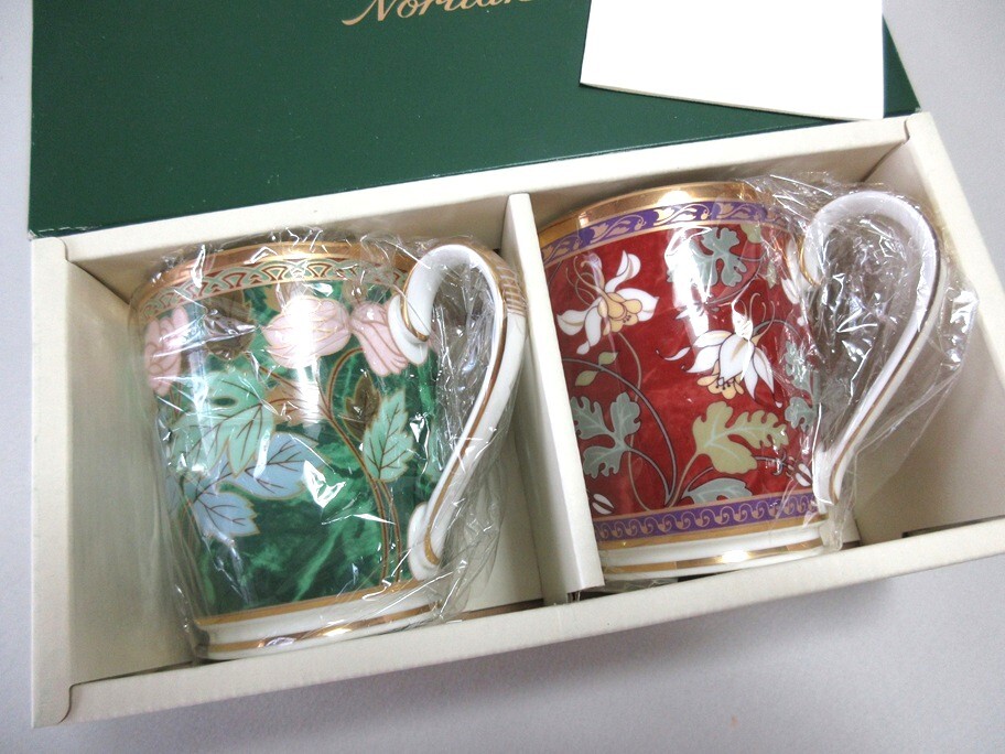 ★★ノリタケ 牡丹&おだまき マグカップ2個 エレガントな絵柄違い♪ 廃盤~★★拍卖