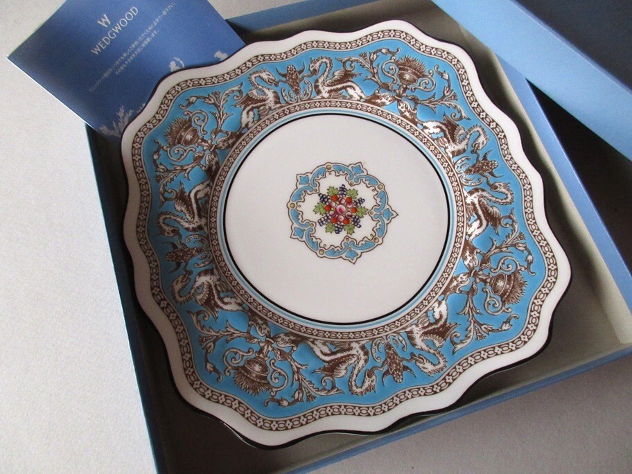 ★★ウェッジウッド フロレンティーンターコイズ 21cm/スクエアデザートプレート 黒壷マーク★★拍卖