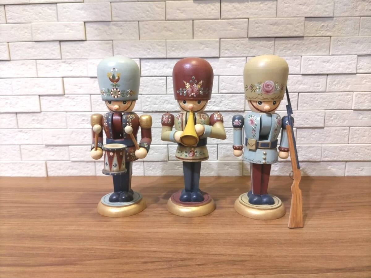 木製 くるみ割り人形 3体セット 太鼓 ラッパ 銃 薔薇 クリスマス トールペイント 拍卖