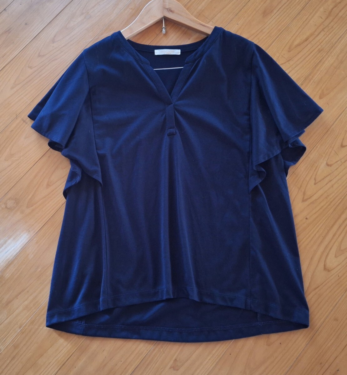 ★chocol raffine robe Vネック 袖フリルトップス サイズF ネイビー 美品★拍卖