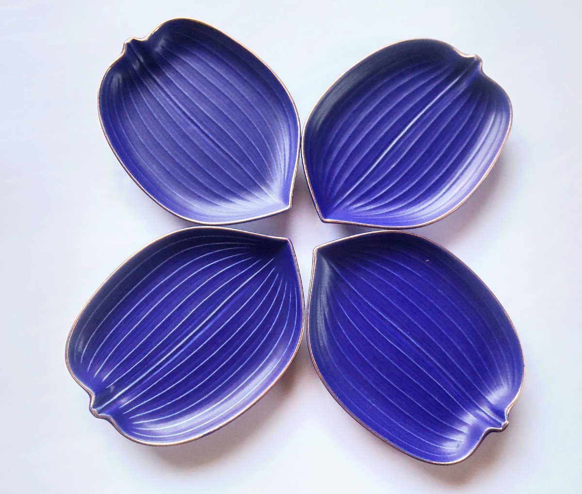 ★和菓子皿 銘々皿 金縁 葉形 裏印あり 4枚セット★拍卖