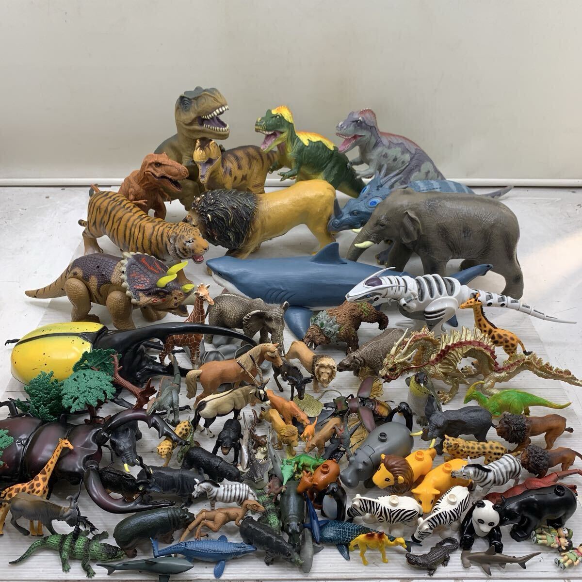 I☆まとめ売り☆恐竜 動物 フィギュア アニア 生き物 アニマル ソフビ ティラノサウルス ワニ レックス フィギュア大量まとめ売り おもちゃ拍卖