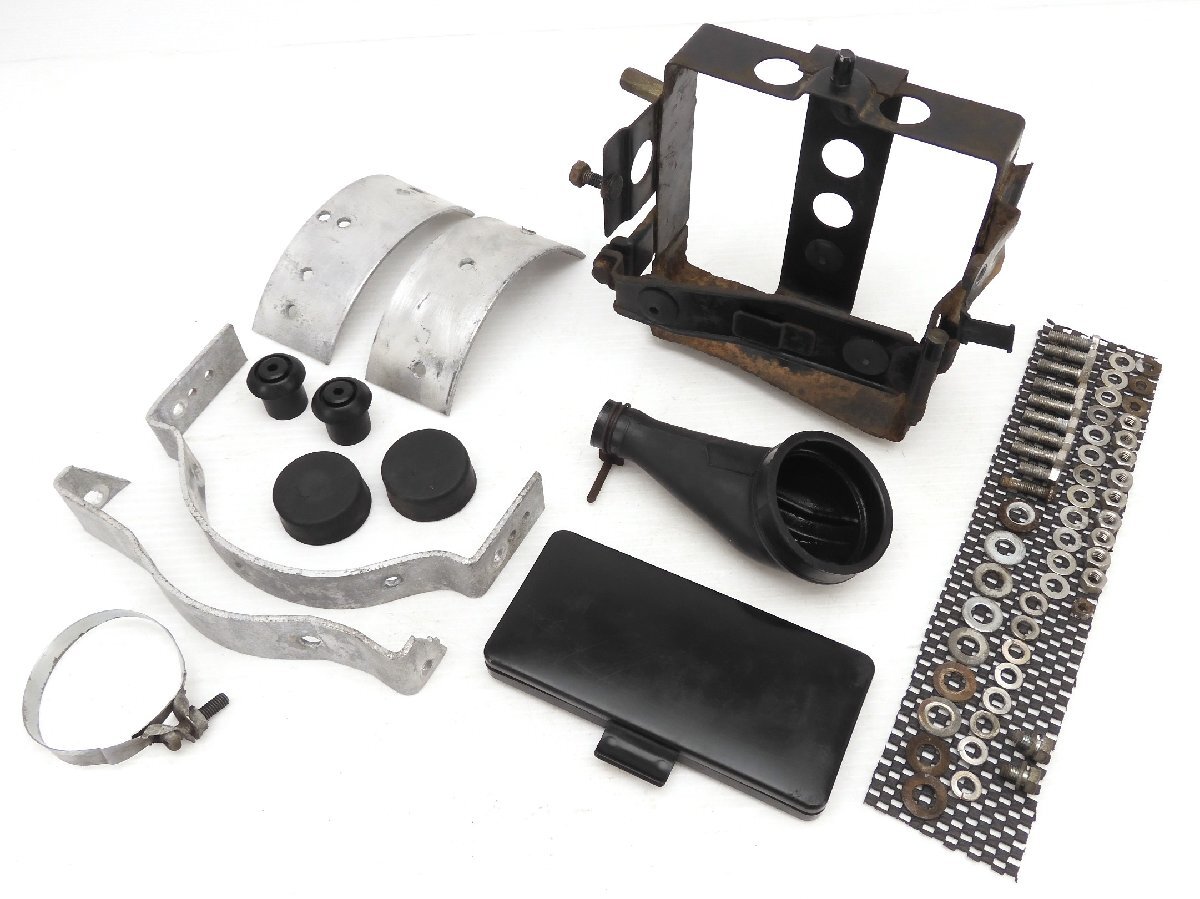 80@1027【評価B】 YAMAHA ヤマハ SR500 2J2 バッテリー ボックス ケース 他 ステー タンクマウント 等セット SR400 走行距離表示7,409km拍卖