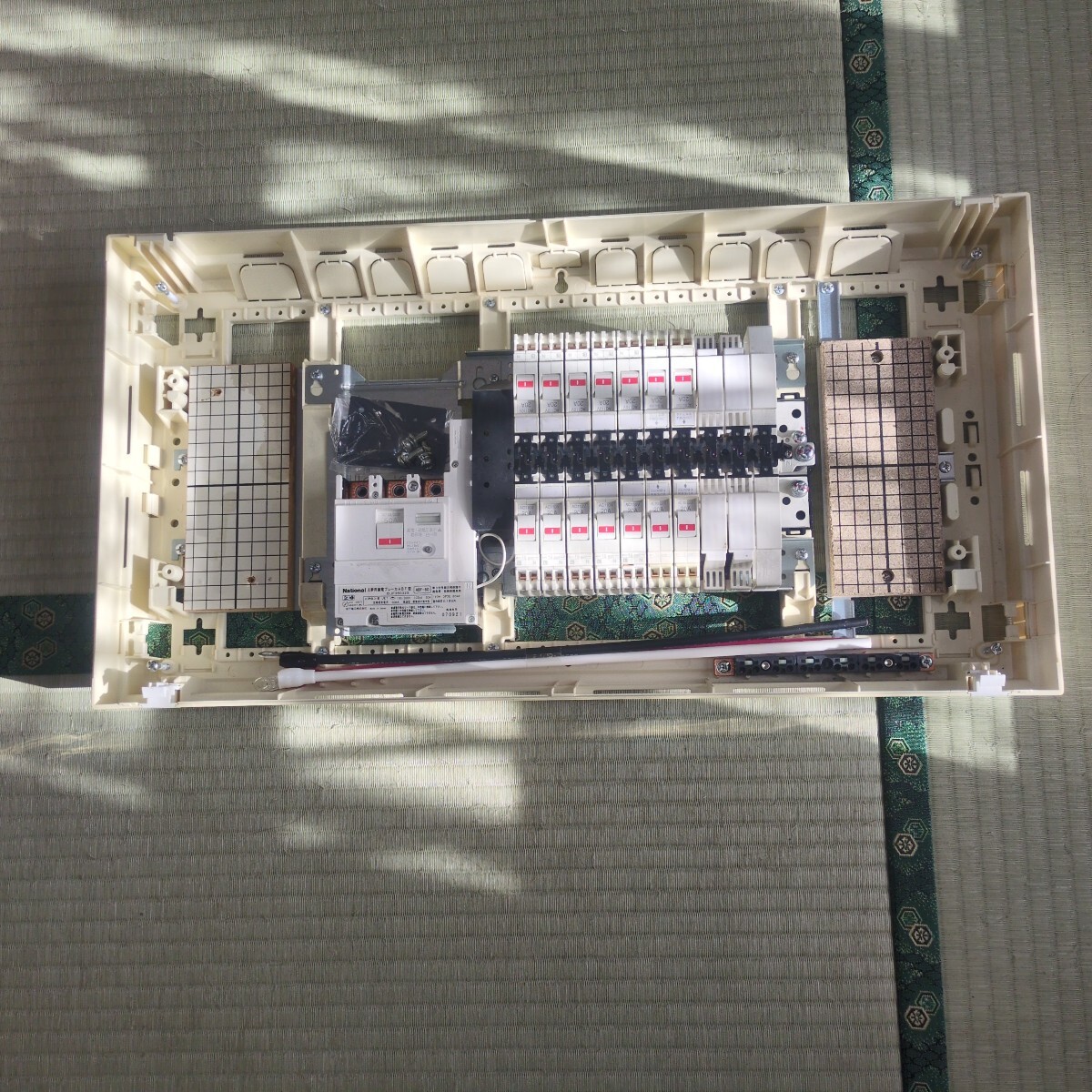 パナソニック中古住宅用分電盤50A 20A14回路空6回路フリースペース付拍卖