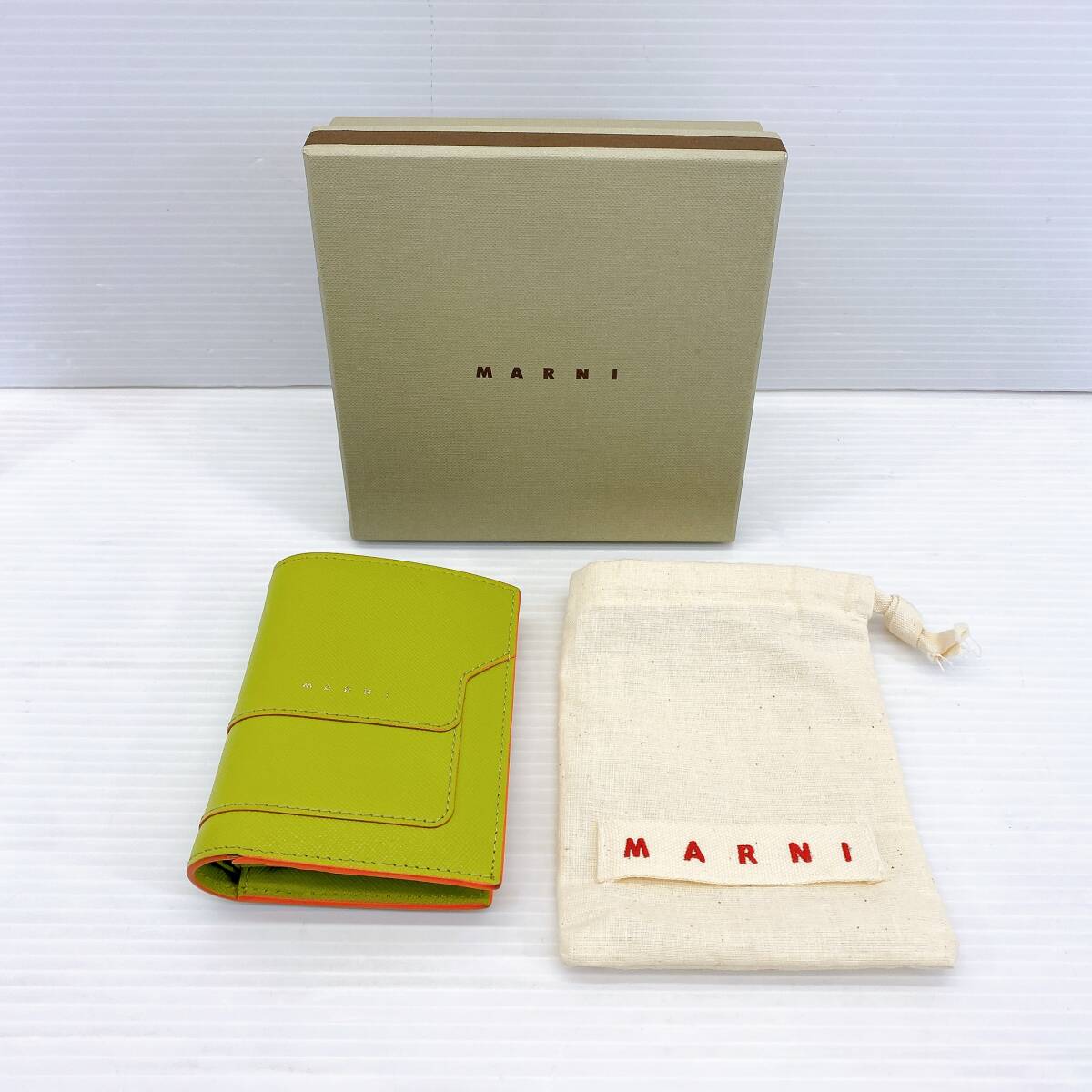 ●MARNI マルニ 二つ折り財布 コンパクトウォレット ライムグリーン系 USED●拍卖