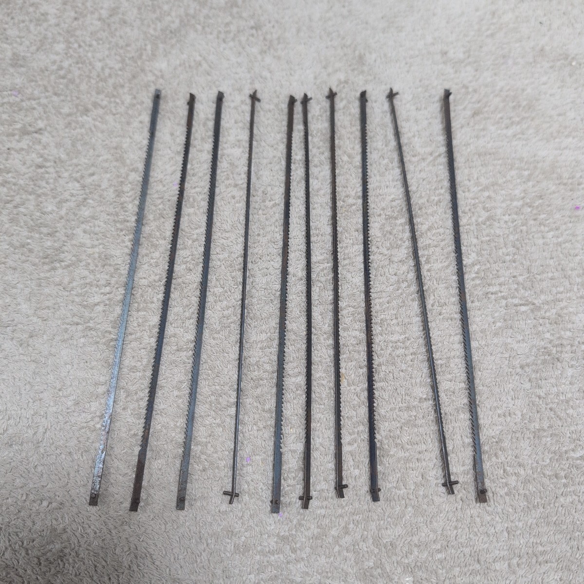 ジャンク品/長期保管品/中古品/メーカー不明/糸鋸/糸のこ/糸鋸刃/全長約172mm刃長約135mm/ピンエンド型/10本入り拍卖