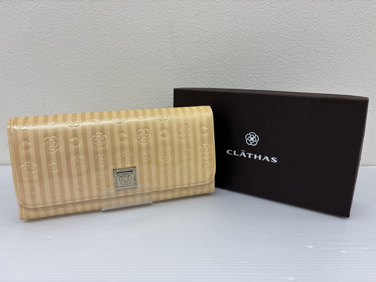 【保管品】CLATHAS (クレイサス) カメリア柄 長財布 ベージュ / エナメル / ガマ口 現状品拍卖