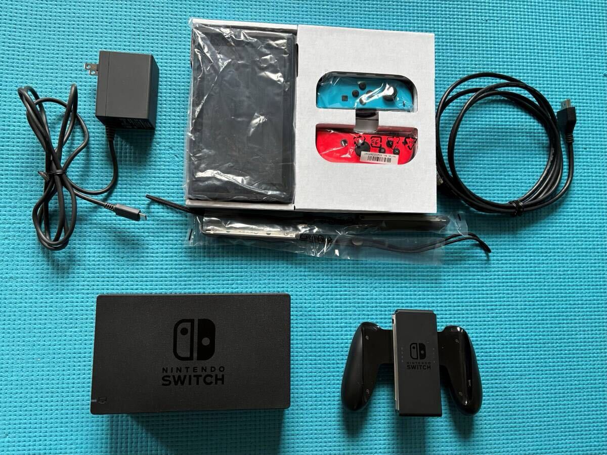 一度も持ち歩いた事のない任天堂Switch!コントローラーは、ほぼ未使用〜 ニンテンドースイッチ Nintendo Switch本体拍卖