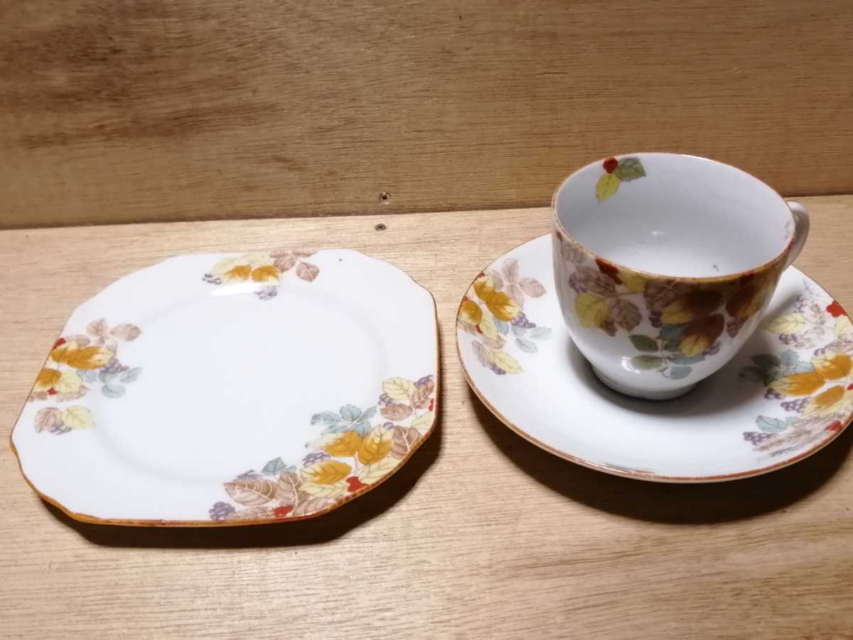 カップ&ソーサー&ケーキ皿 葡萄の絵 1960年代 日本輸出用 カップ ソーサー 紅茶 珈琲 ケーキ アフタヌーンティー 42CS13y1拍卖
