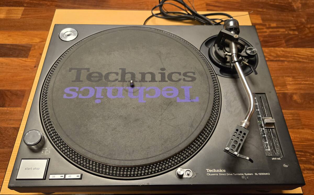 Technics(テクニクス) Sl-1200MK3 最新のターンテーブルよりも音が暖かく、自然です。純正ではないですが新品のカートリッジ付き 拍卖