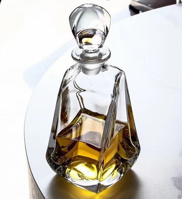 700ml ウイスキーデカンタ 酒デキャンタ ヴィンテージ風 ワイン ブランデー鉛フリー デカンタ ガラスデカンタ クリスタルデカンタ拍卖