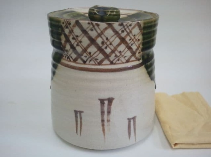 ☆r☆【美術工芸・陶磁器・茶道具】【美術陶磁器 インテリア】織部 をりべ 水指 茶器 美濃焼 抹茶 茶道具 インテリア ☆拍卖