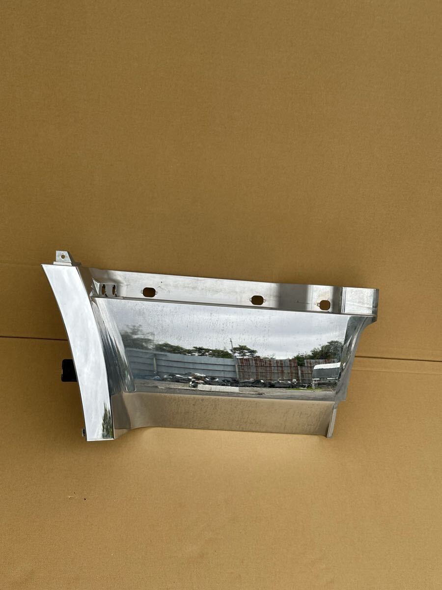 C126 三菱 ふそう スーパーグレート メッキフェンダー サイドメッキ ステップ メッキステップ メッキ フェンダー 右 右側 運転席側 拍卖