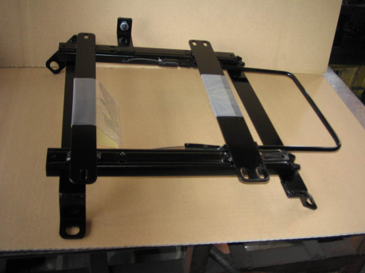 ダイハツエッセ235 スパルコ底止め用シートレール新品 シートダウン量ー1cm 拍卖