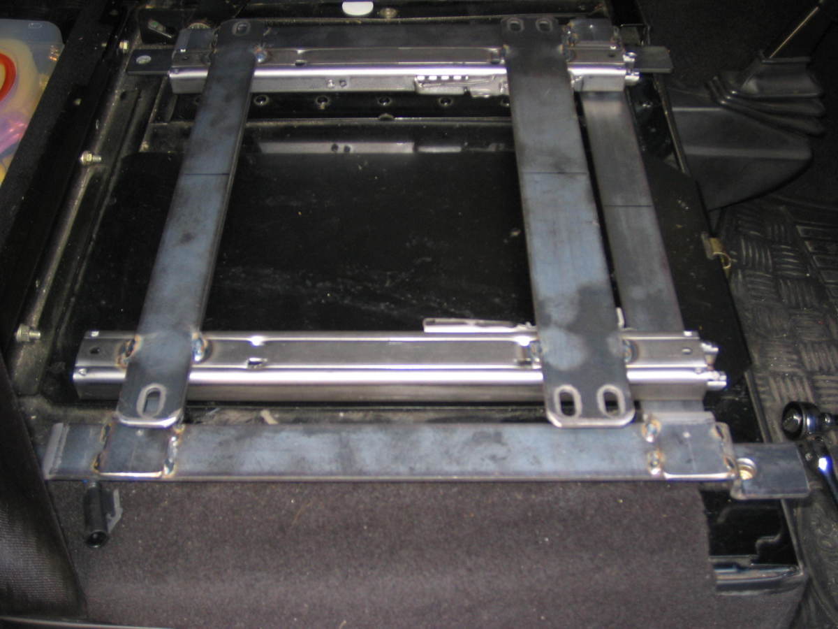 ダイハツエッセ235 レカロ スパルコ ブリッド 以外のシートレール 制作出来ます (底止め用)拍卖