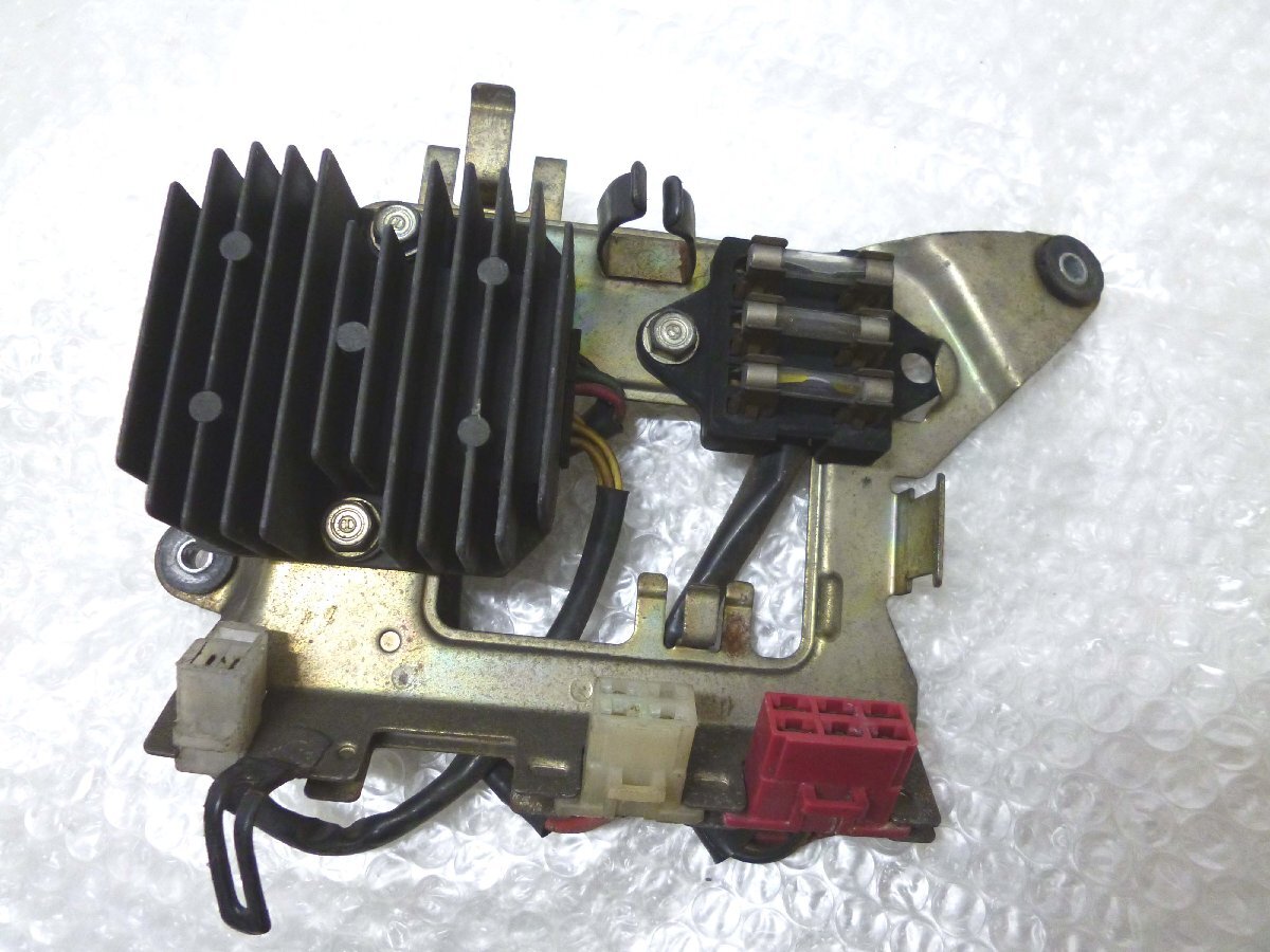 ■◆ 当時物 ホンダ スーパーホーク 電装プレート レギュレーター レクチファイヤー SH232-12 ヒューズボックス バブ 現状 バイクパーツ拍卖